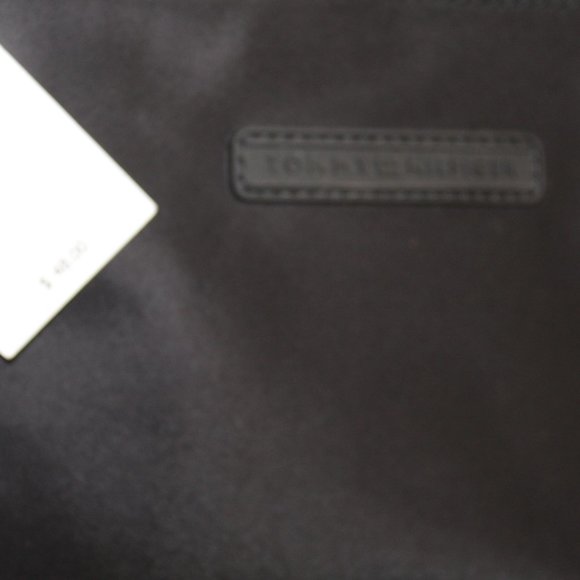 NWT TOMMY HILFIGER TRAVEL SET BLACK